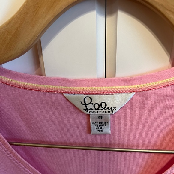 Lilly Pulitzer light pink tee shirt. - Picture 2 of 3